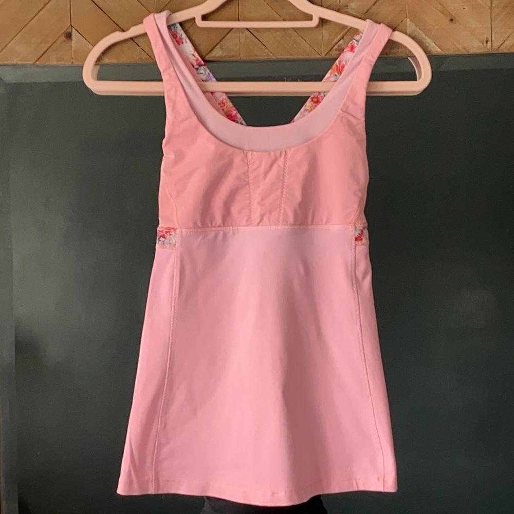 Lululemon tank, size 6